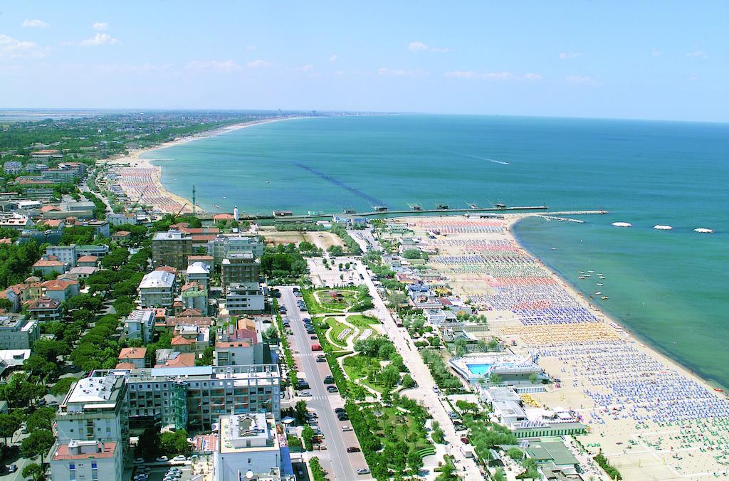 Hotel Darsena Cesenatico Exterior photo